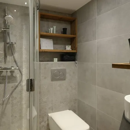 Duplex Chaleureux à 1850 - 6 Personnes - Fr-1-631-228 * Courchevel